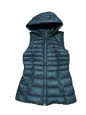 Lululemon quilted down puffer vest with detachable hood